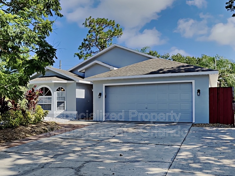 Saint Cloud House: 1408 Sugarberry Ln