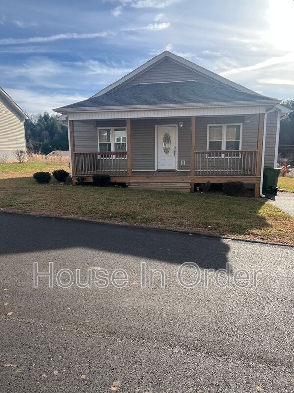 Mars Hill House: 60 Patriot Place