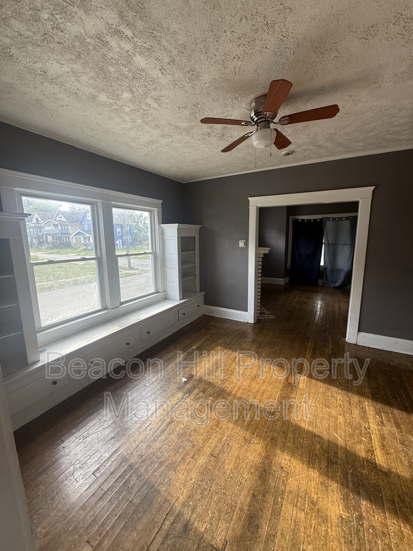 Cleveland Condo: 12602 Locke Avenue - Lower