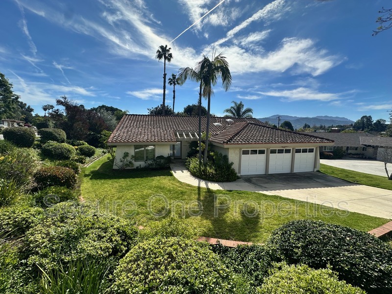 Thousand Oaks House: 1390 Calle Pecos