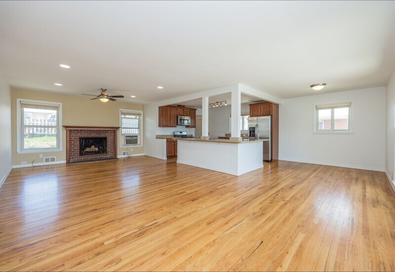 Boulder House: 425 S 40th St