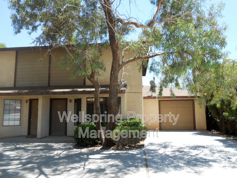 Ridgecrest Condo: 936 W Perdew