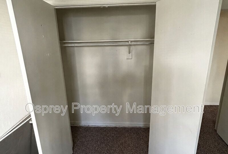 Beautiful 3 Bedroom Home in Virginia Beach with Updated Kitchen! - Photo 6