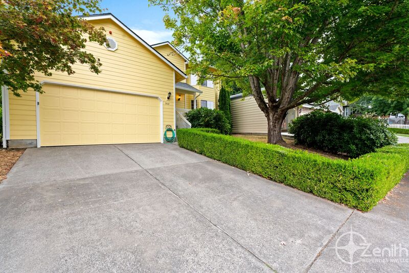 Vancouver House: 9415 NW 28th Ct