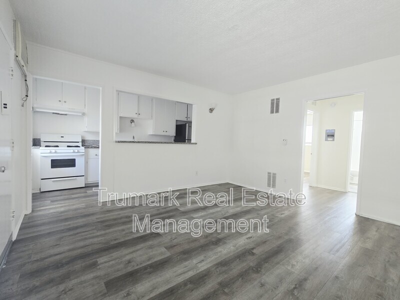 Glendale Condo: 1121 E Palmer Ave