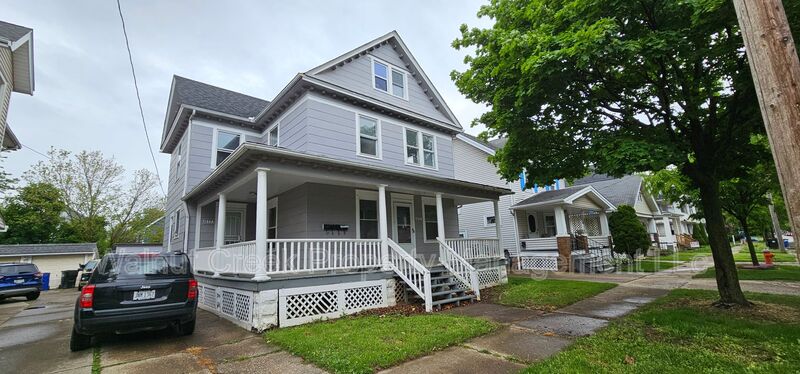 Cleveland Condo: 10323