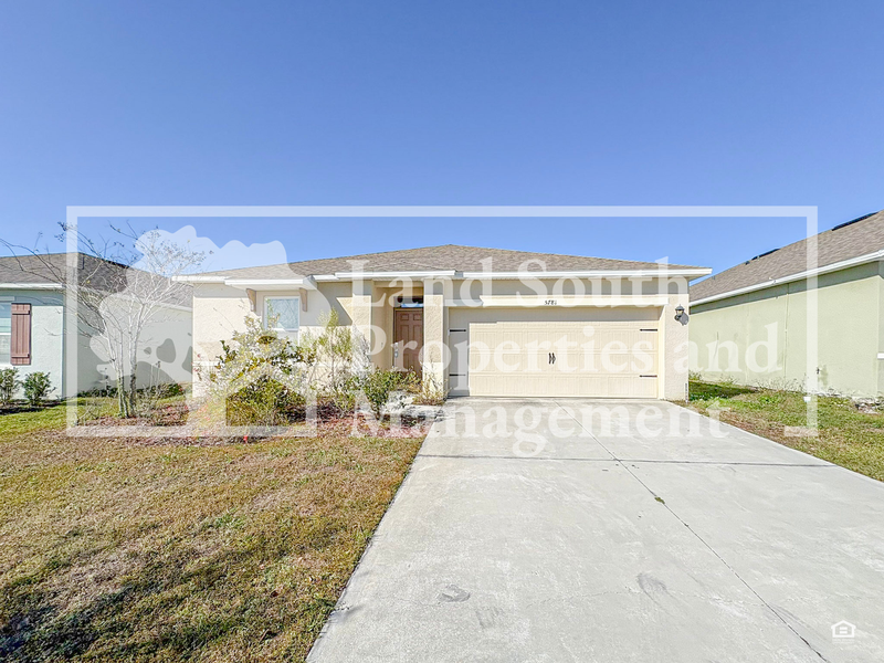 Lakeland House: 5781 Arlington River Dr