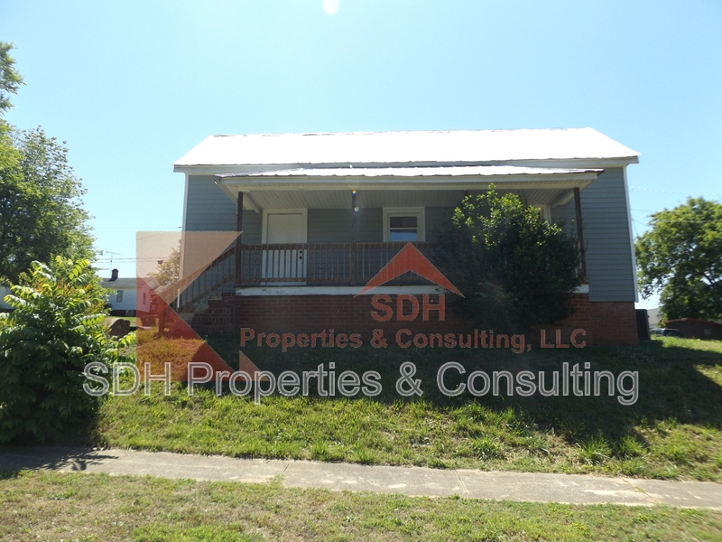 Norwood House: 116 Aikman Avenue
