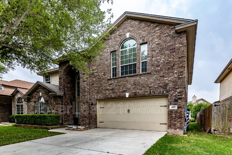 Cibolo House: 409 Loch Lomond Dr