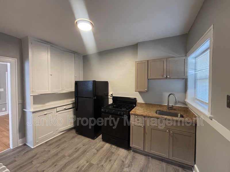 Chicago Heights Condo: 37 W 14th Pl