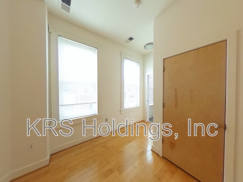 Richmond Condo: 302 Goshen Street