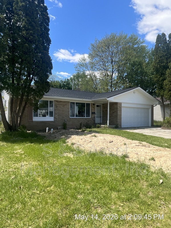Lansing House: 4106 Stillwell Avenue