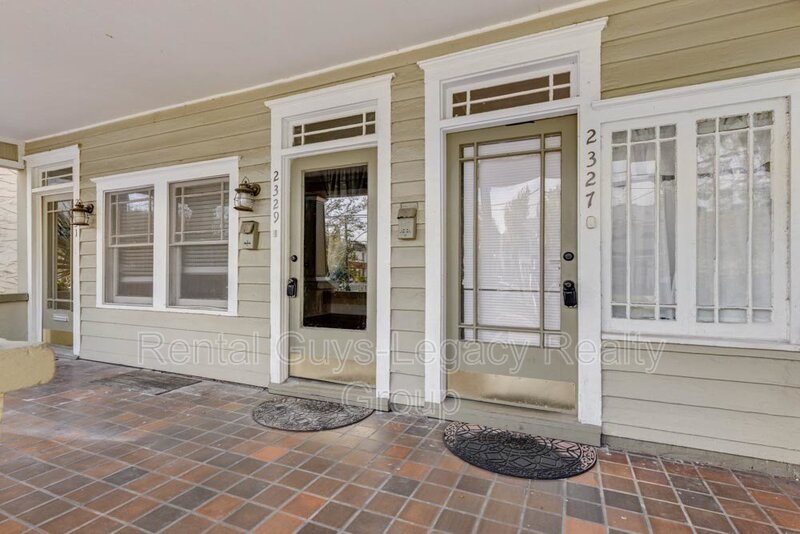 Jacksonville House: 2329 College Street