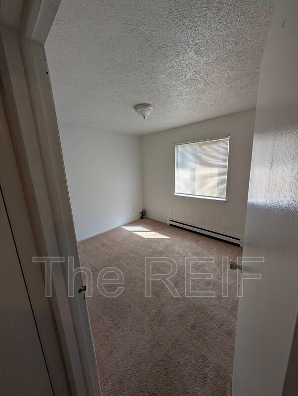 Mason Condo: 719 Peachtree Place