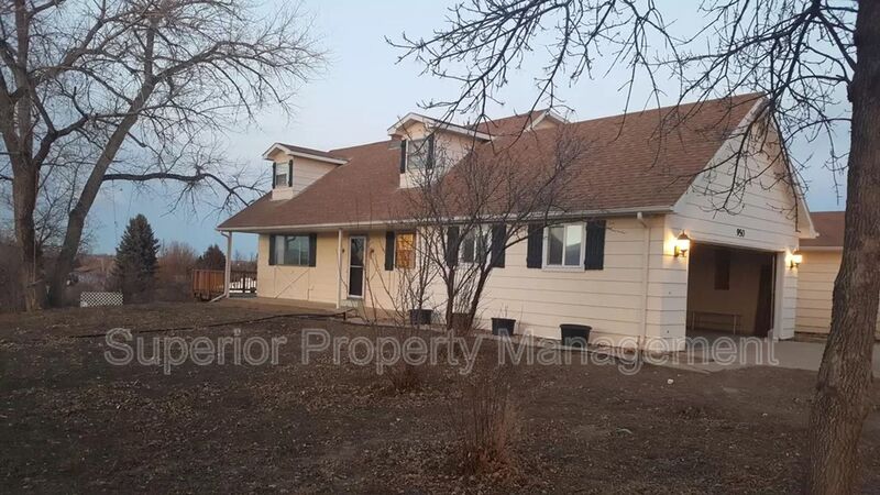 Berthoud House: 950 W CR 2E