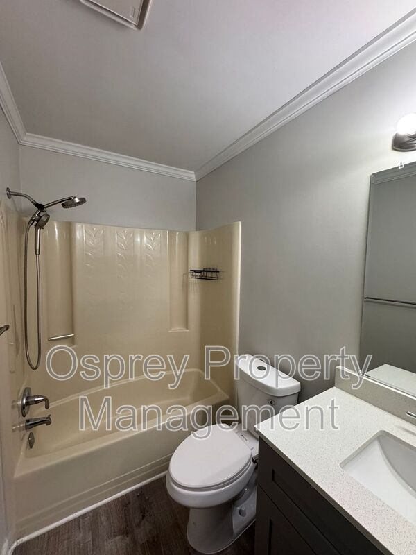 Charming, end-unit brick townhome! *ASK ABOUT OF ZERO DEPOSIT* - Photo 11