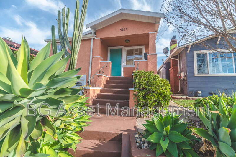 Oakland House: 5524 Shattuck Avenue