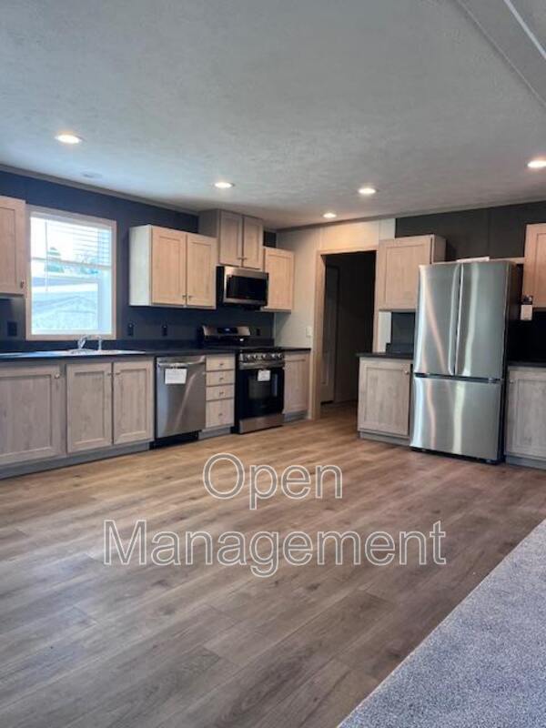 Ankeny House: 2301 Southwest Oralabor Road