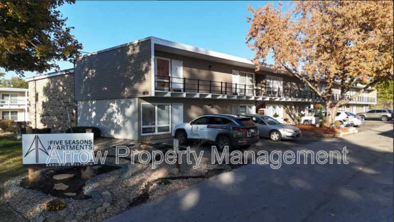 Cedar Rapids House: 1416 Oakland Rd NE- 5