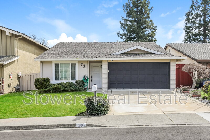 San Ramon House: 93 Monasterio Ct