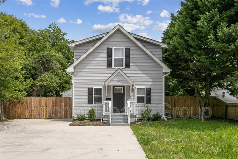 Hampton House: 250 North 4th Street