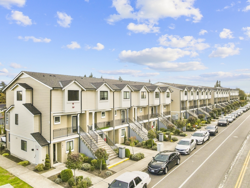 Tacoma Condo: Allenmore Brownstones 2335 State Street - 102