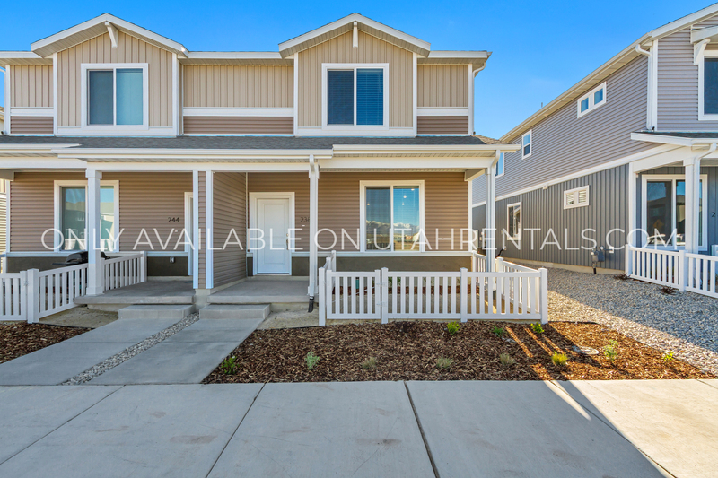 Saratoga Springs House: 238 N Colonnade Rd