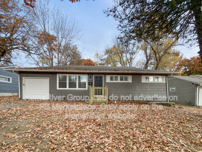 Kansas City House: 7606 E 112th St