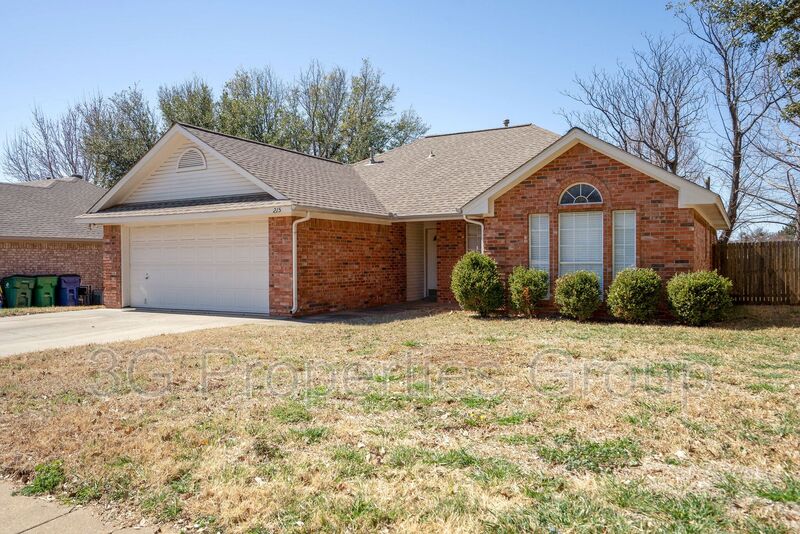 Aubrey House: 215 Linda Street