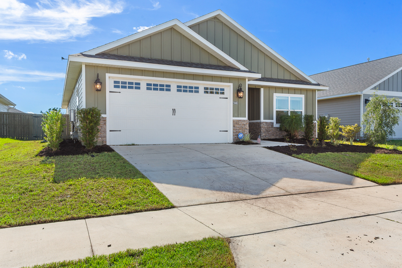 Gainesville House: 1689 SW 71st CIR
