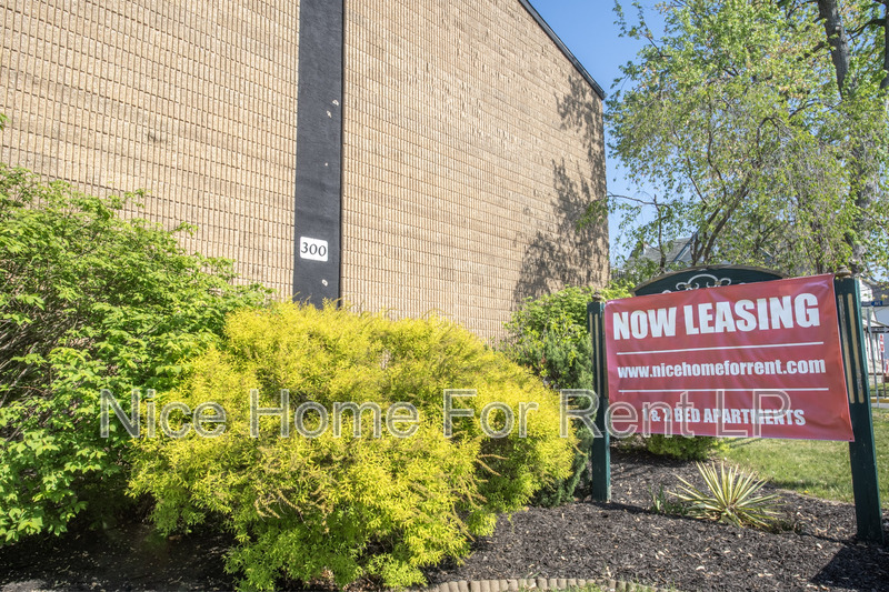 Westville Condo: 300 Broadway - B5
