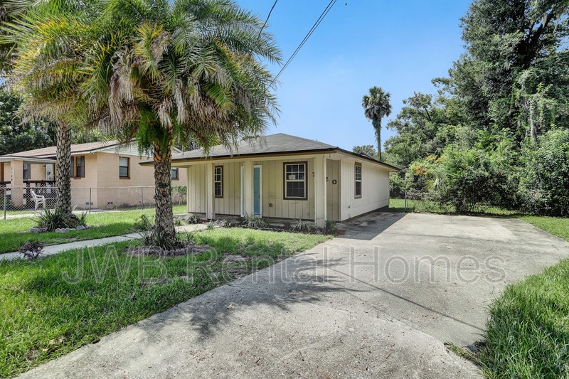Jacksonville House: 7120 Buffalo Ave