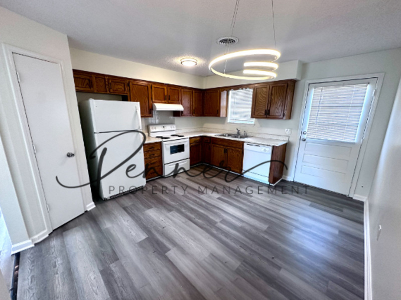 Blue Springs House: 3808-C SW 8th Terrace