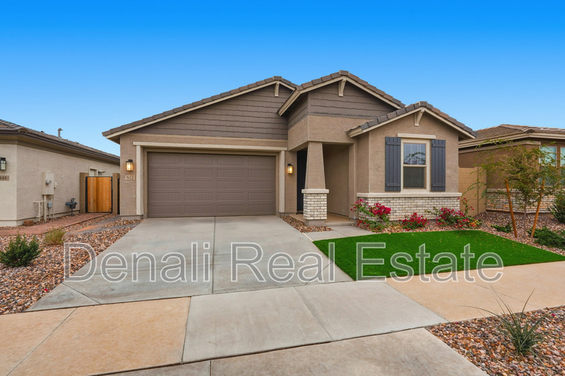 San Tan Valley House: 932 W. Macaw Drive