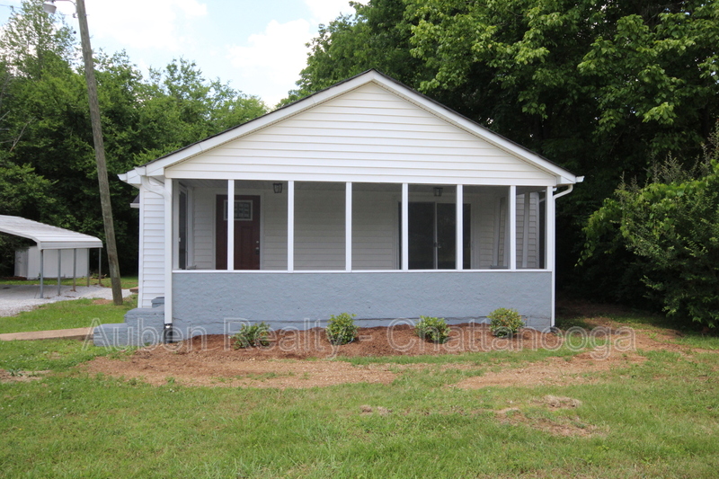 Hixson House: 1802 E Crabtree Road