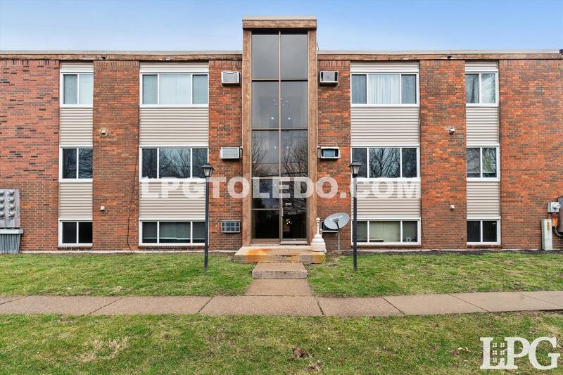 Toledo Condo: 6018 Secor Rd