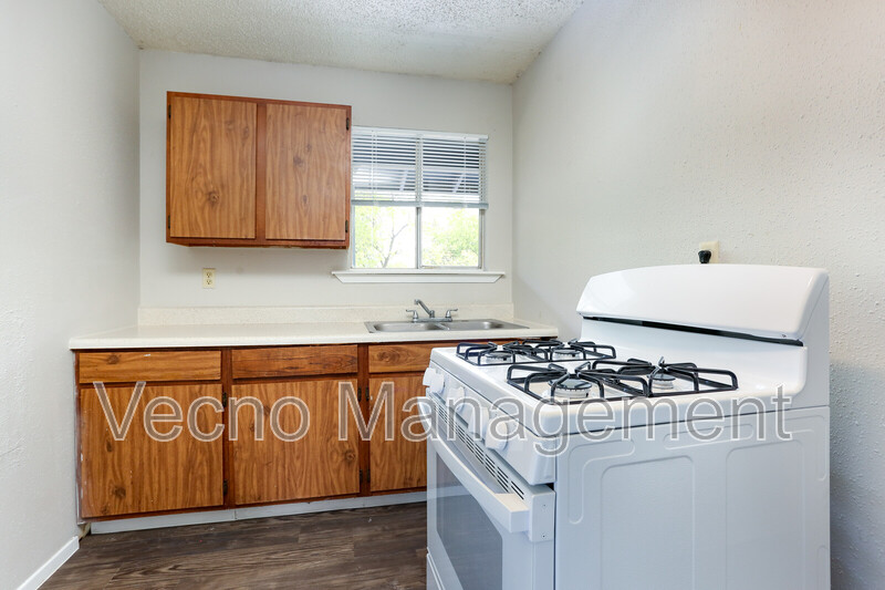 San Antonio Condo: 102 E Cheryl Dr - 11