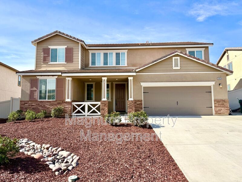 Murrieta House: 34124 Thistlewood Ave