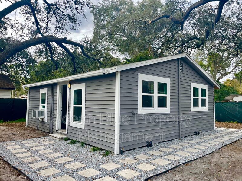 Tampa Condo: 2010 E Waters Ave