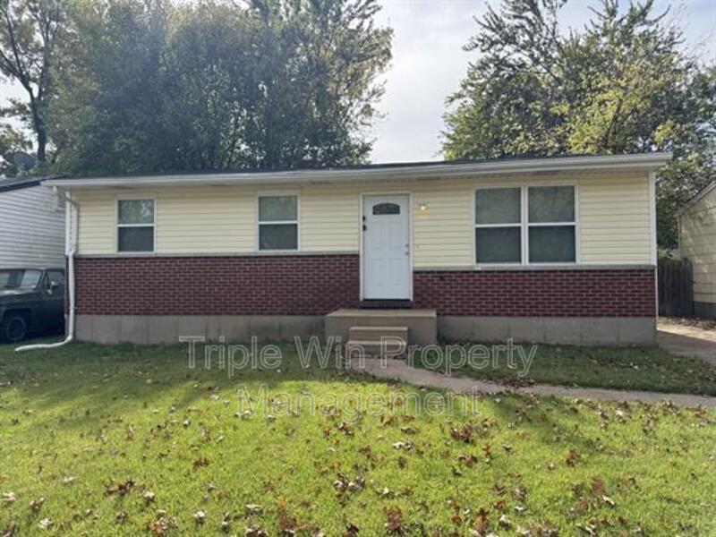 Saint Louis House: 1372 Farmview Ave