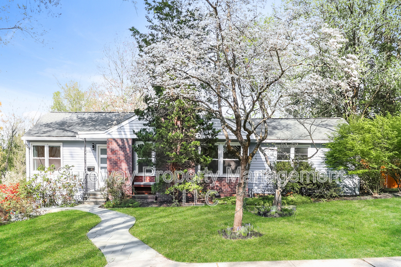 Princeton House: 41 Harriet Dr