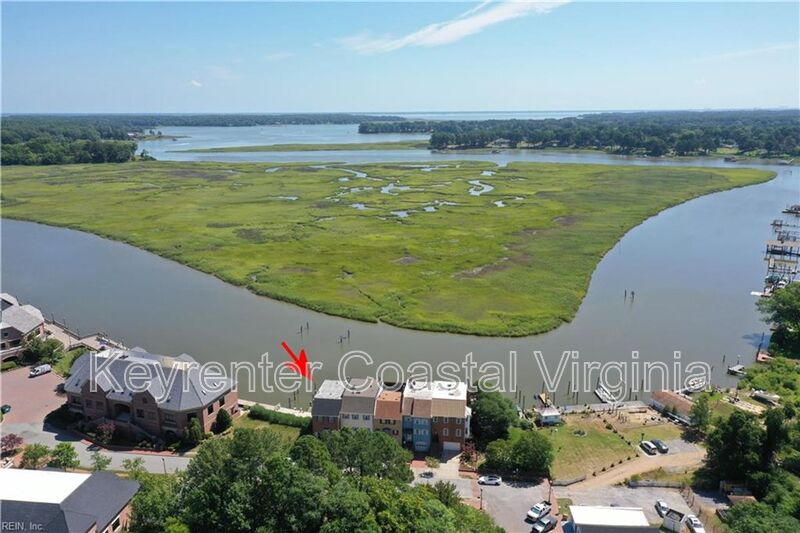 Smithfield Townhome: 108 Commerce St