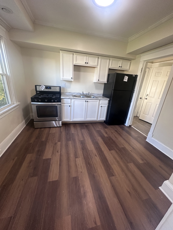 Cleveland Condo: 9604 Manor Avenue - Upstairs