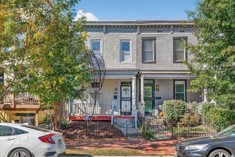 Washington House: 902 13th Street NE