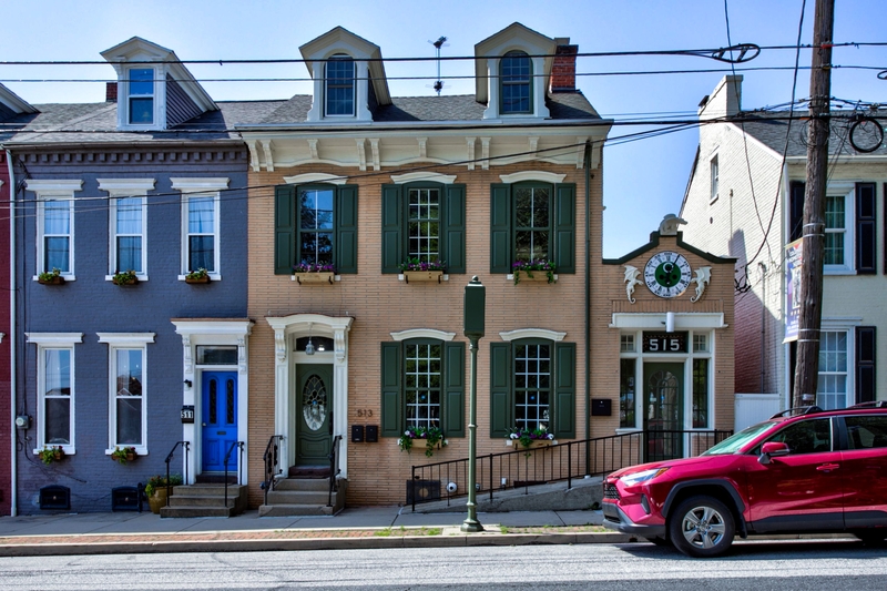 Columbia House: 513 Locust Street