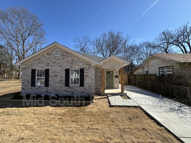 Little Rock House: 2215 S Valentine St