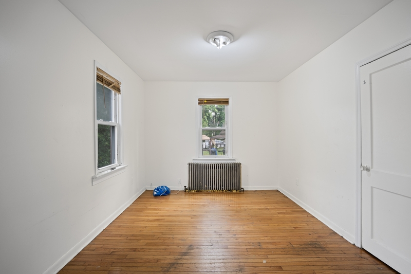Woodlynne Condo: 159 Cooper Avenue - D