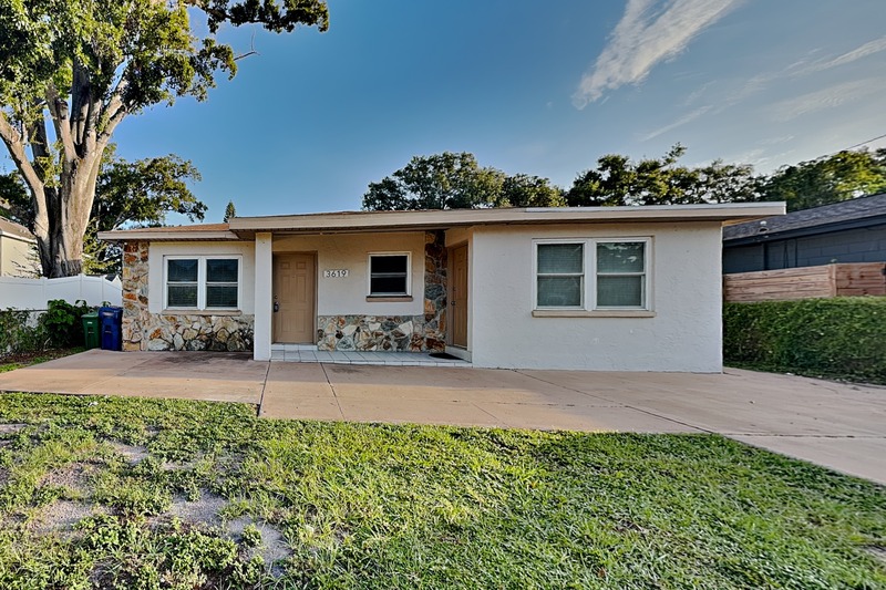 Tampa House: 3619 W Cass St