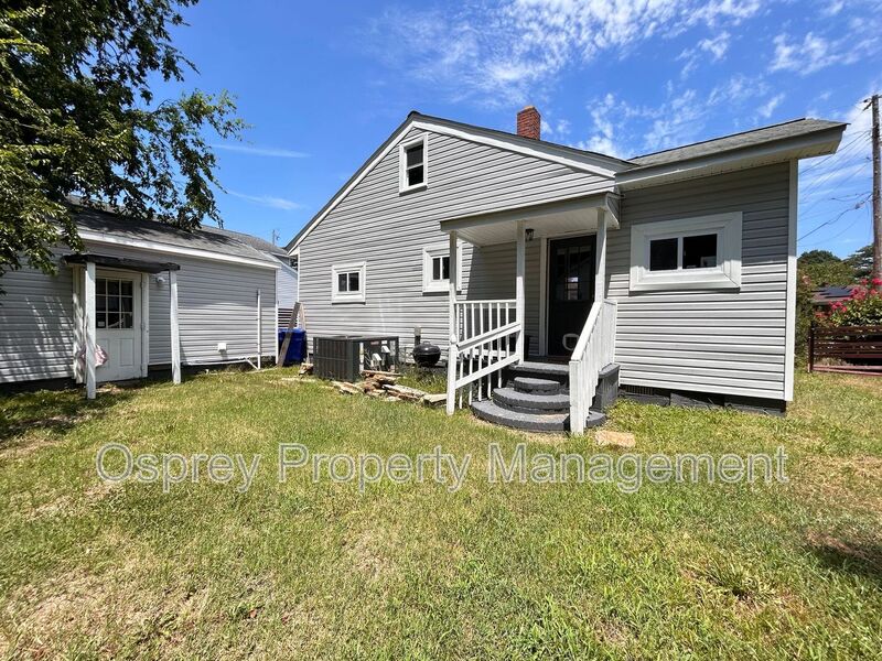 Charming 2BR/1BA Home with Garage & Fenced Yard - 