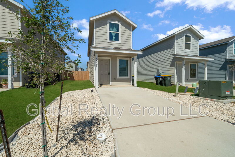 Converse House: 5023 Primrose Ridge